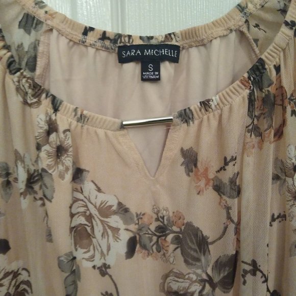 Sara Michelle Blouse, Floral Print - Picture 4 of 5